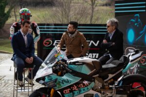 Team_Go_Eleven_Ducati_2