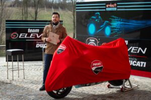 Team_Go_Eleven_Ducati_7
